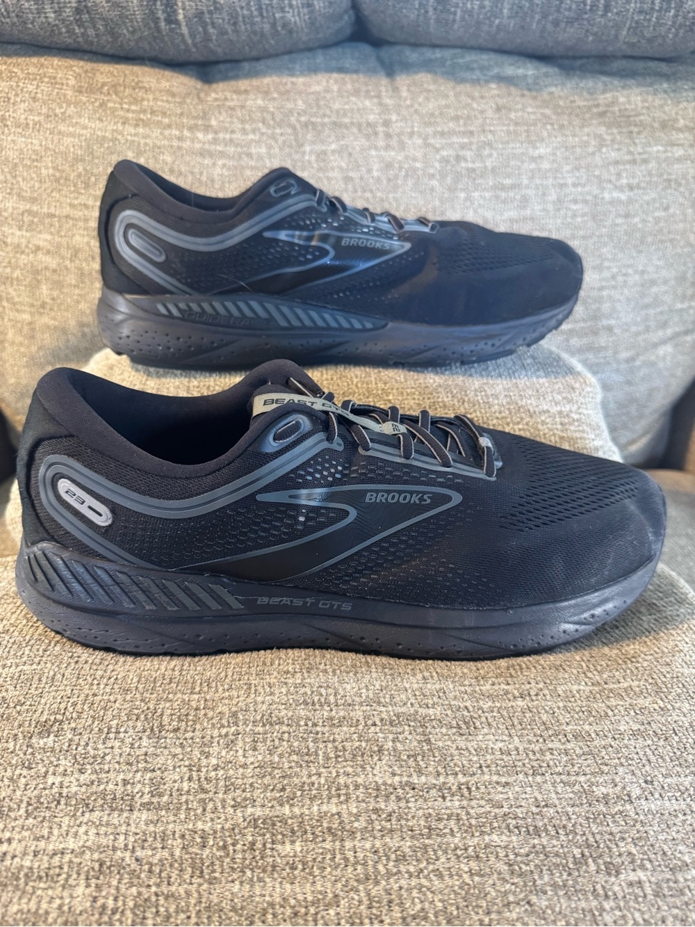 Brooks Beast GTS 23 Men’s Black/Gunmetal #1104014E041 Size 16